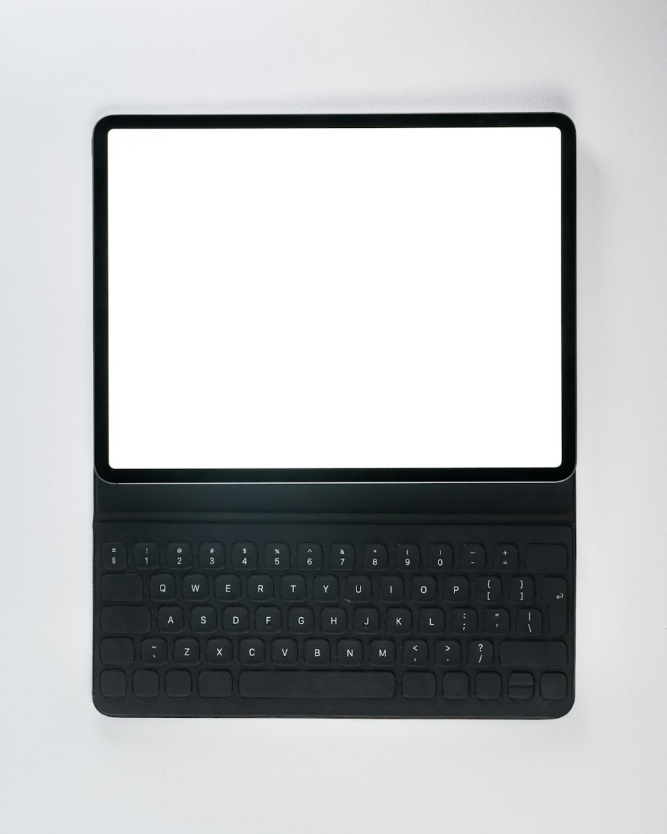 Lenovo Screen: Black Lines After Drop—Assess Damage & Options
