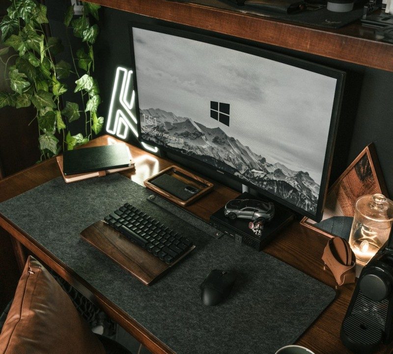 Webcam Buyer’s Guide 2025: Resolution, Autofocus, and Mics