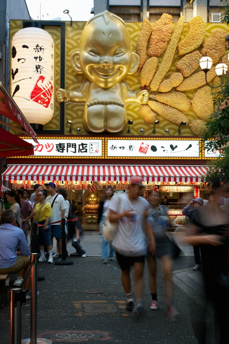 Multilingual Sites: Keeping the Logo Clear Across Languages