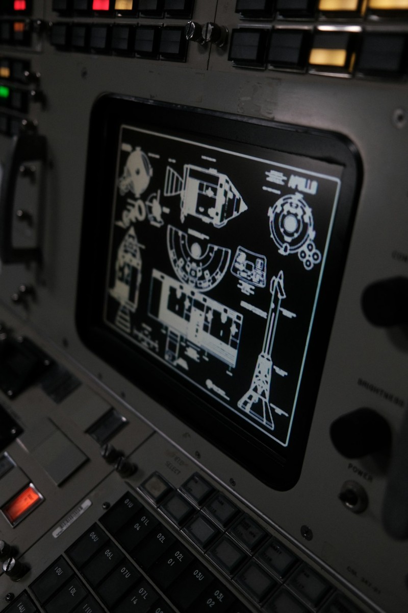 Top 8 B2B lead enrichment stacks for SDRs that actually deliver accurate emails and firmographics (Apollo, Clearbit, ZoomInfo, Hunter + verification flow)