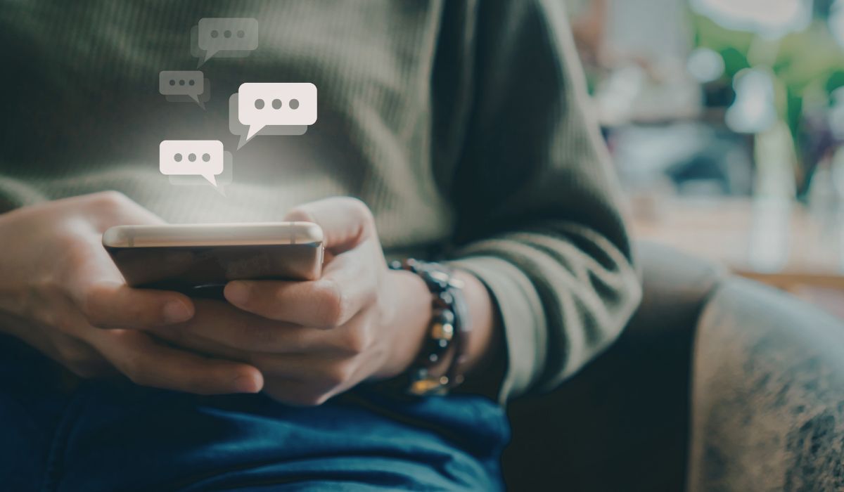 Avoid Words, Links, and Spammy Chat Patterns