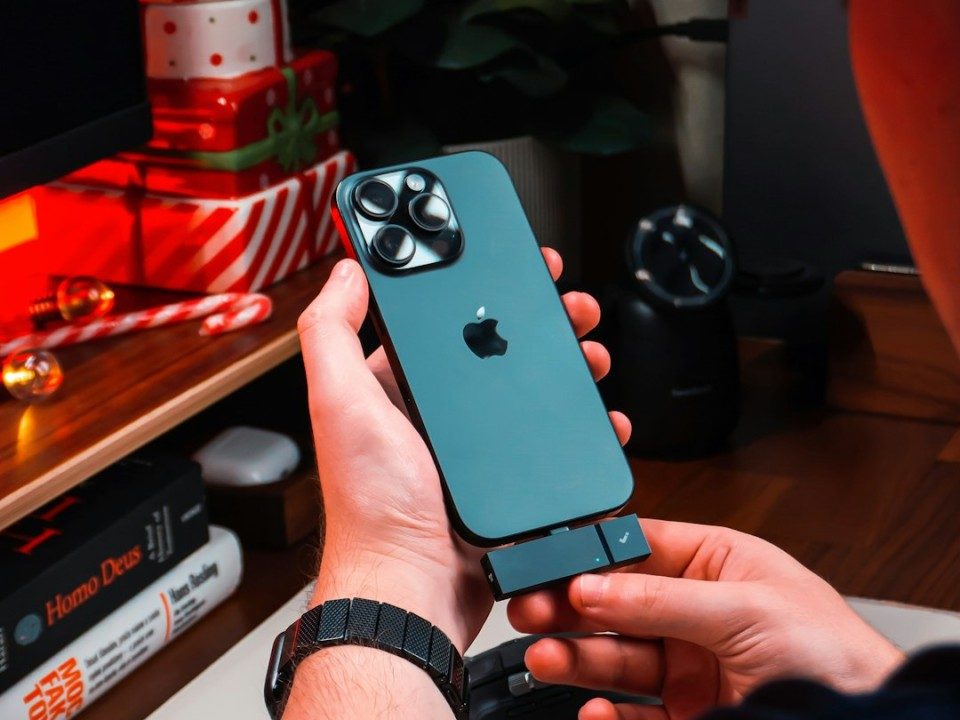 iPhone Battery Health Dropping Fast? Optimize Charging Habits and Background App Usage